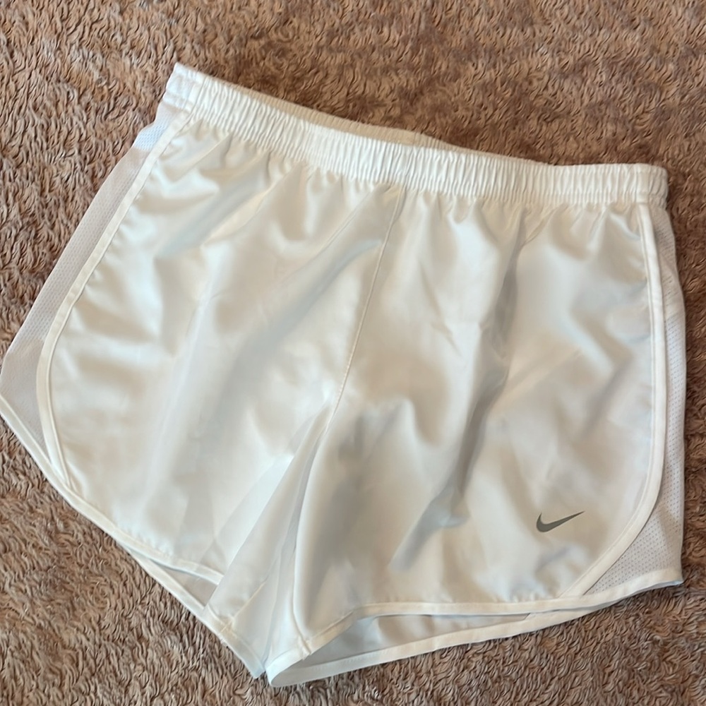 Nike Athletic Shorts NWOT - size girls large - Picture 6 of 10